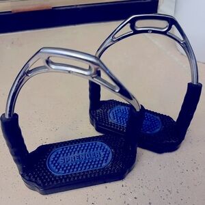 Herm Sprenger Bow Balance Equestrian Stirrups - 4 3/4”